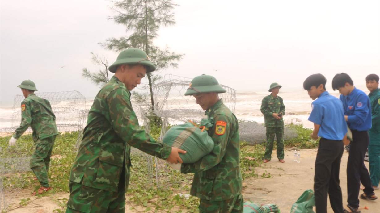 Thừa Thiên Huế: Tập trung khắc phục sạt lở, sẵn sàng ứng phó đợt mưa lũ mới (15/10/2023